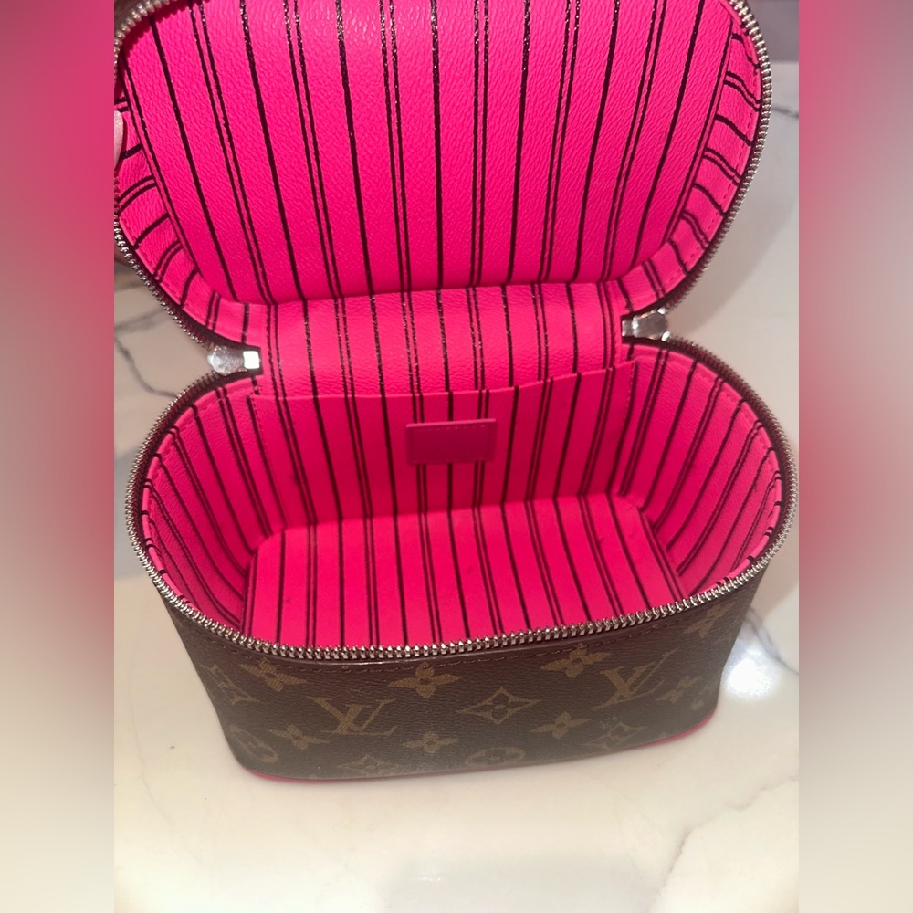 SLIGHTLY USED-Louis Vuitton Mini Vanity Case With Pink Colored Leather Handle - Picture 3 of 6